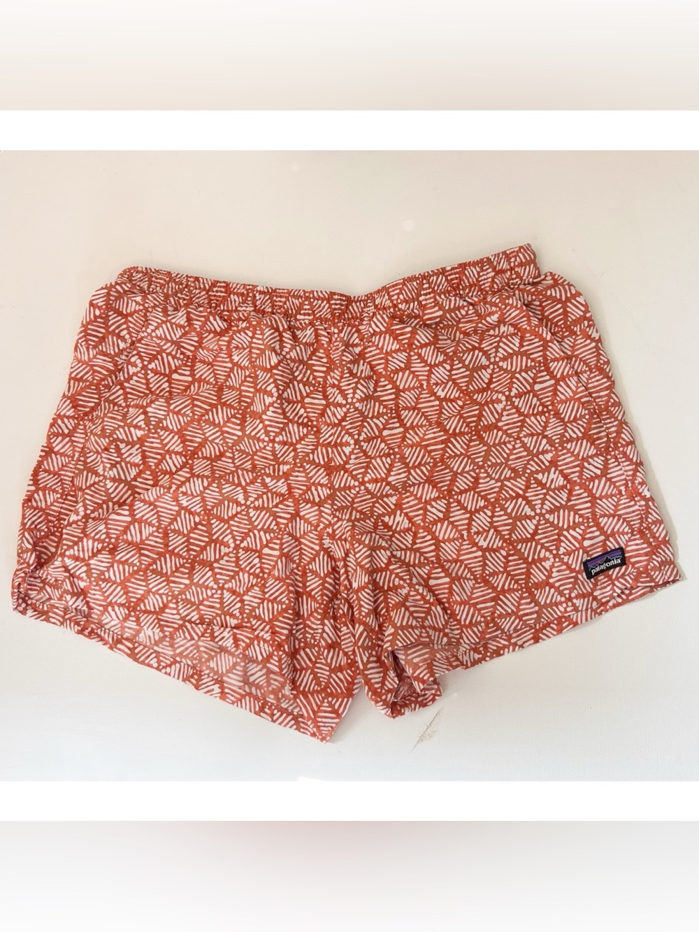 PATAGONIA Women's Printed Casual Shorts - Rust Geometric